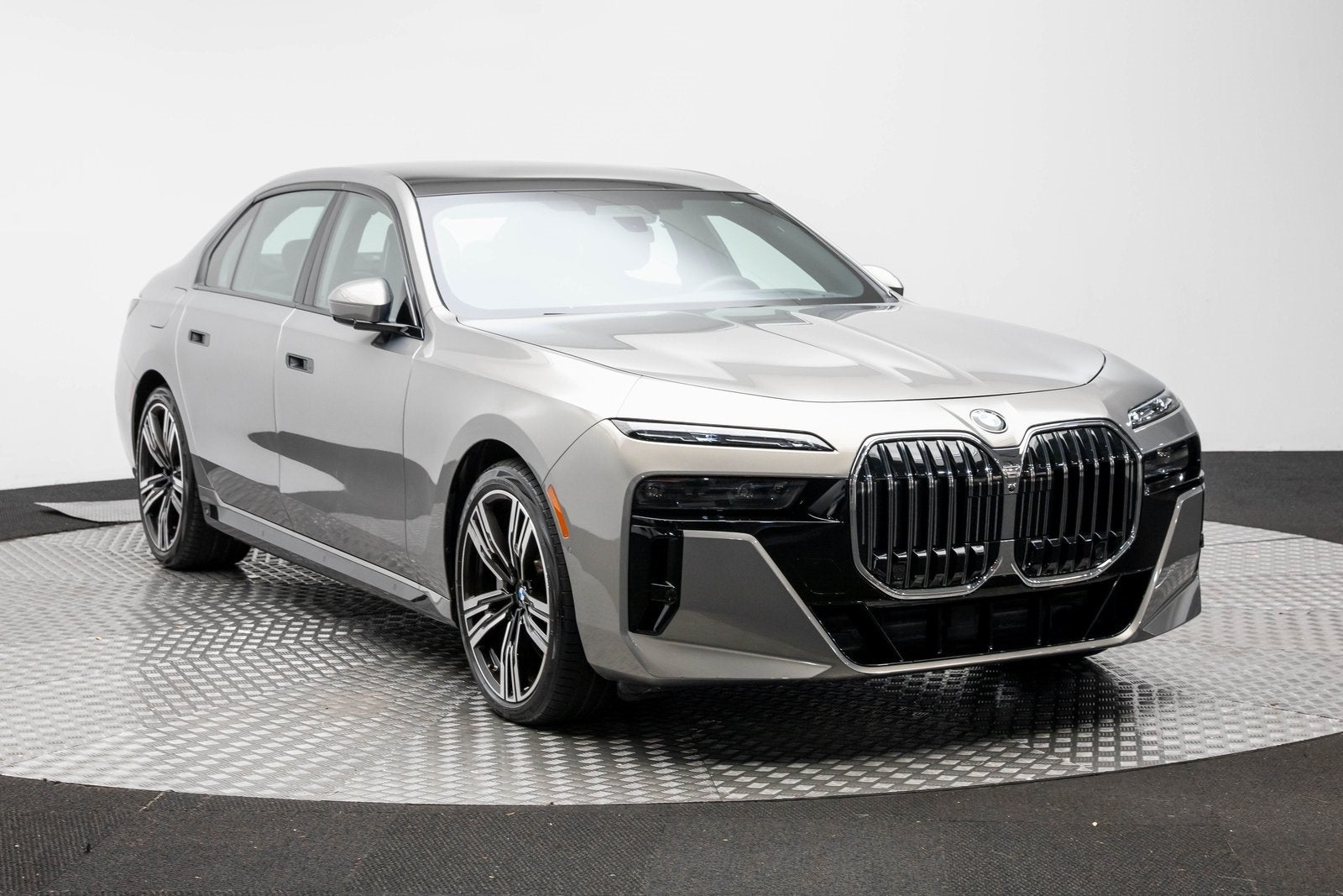 2024 BMW 7 Series 760i xDrive