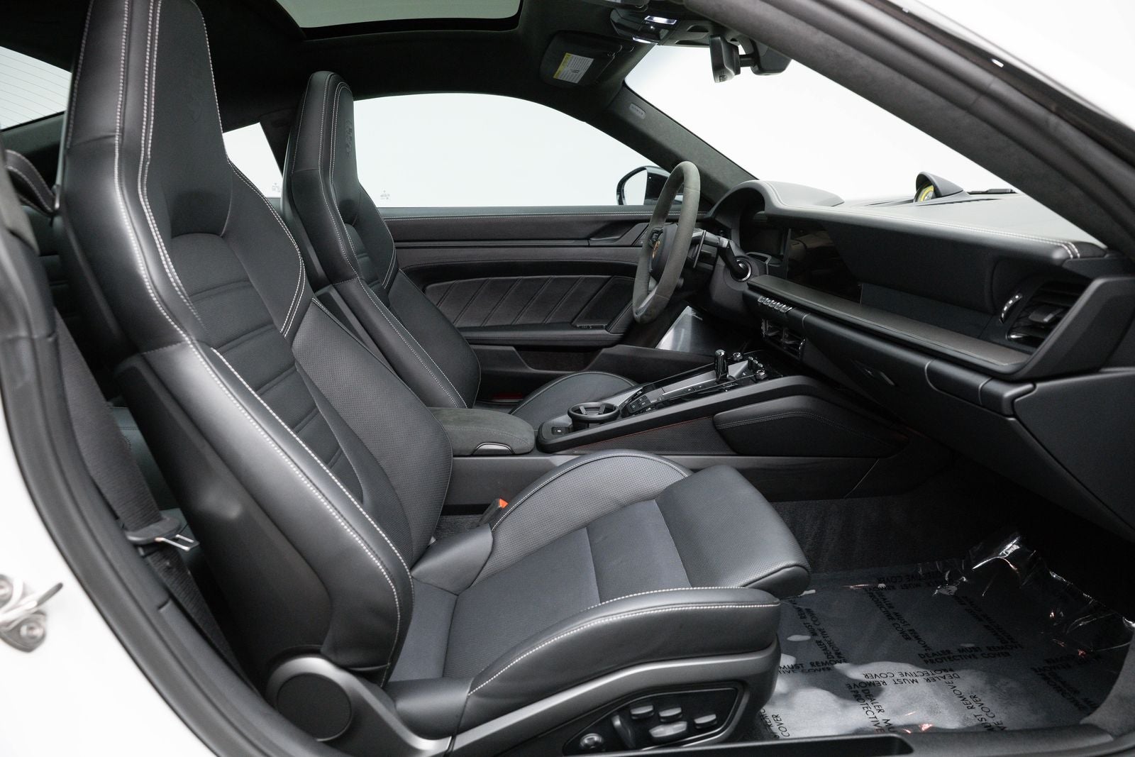 2025 Porsche 911 Carrera 4 GTS