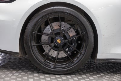 2025 Porsche 911 Carrera 4 GTS