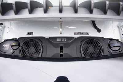 2025 Porsche 911 Carrera 4 GTS