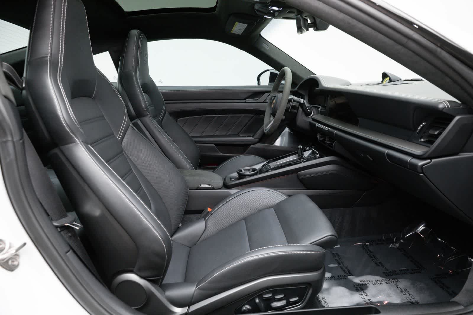2025 Porsche 911 Carrera 4 GTS
