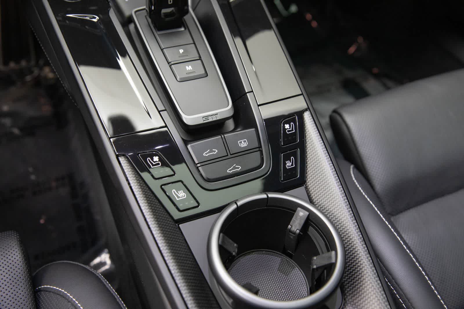2025 Porsche 911 Carrera 4 GTS