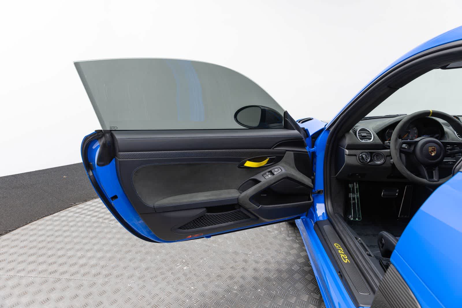 2025 Porsche 718 Cayman GT4 RS