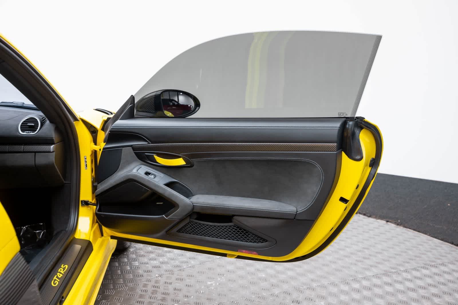 2024 Porsche 718 Cayman GT4 RS