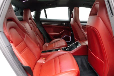 2023 Porsche Panamera 4