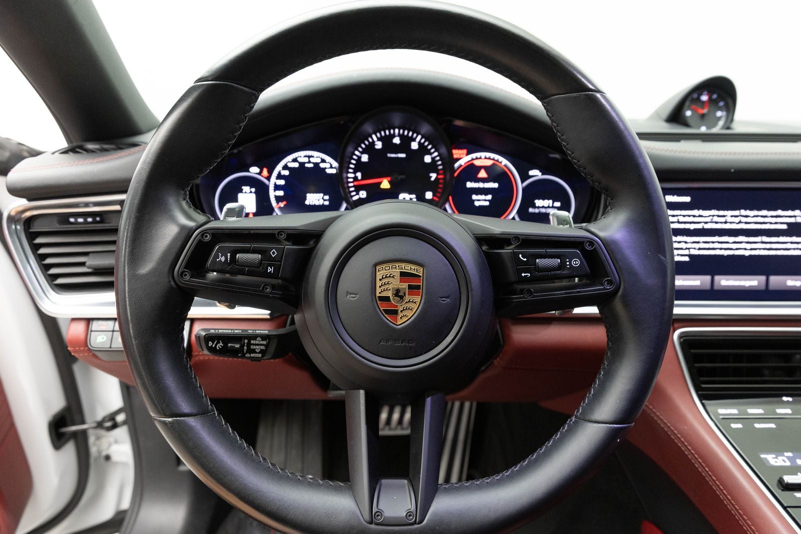 2023 Porsche Panamera 4
