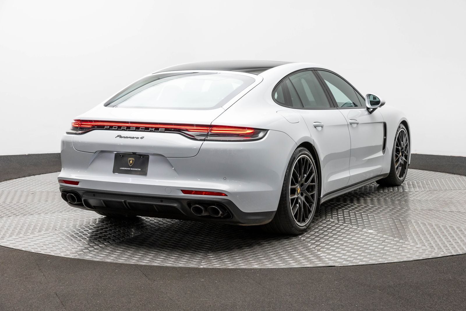 2023 Porsche Panamera 4