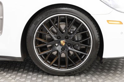 2023 Porsche Panamera 4