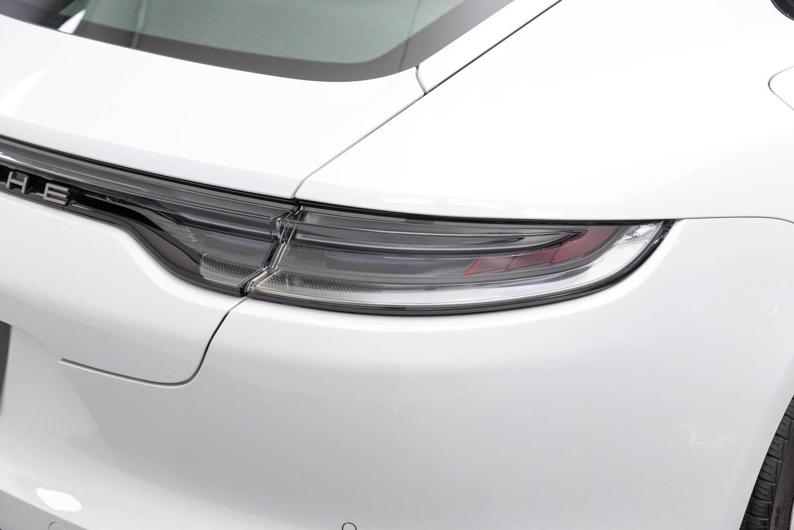 2023 Porsche Panamera 4