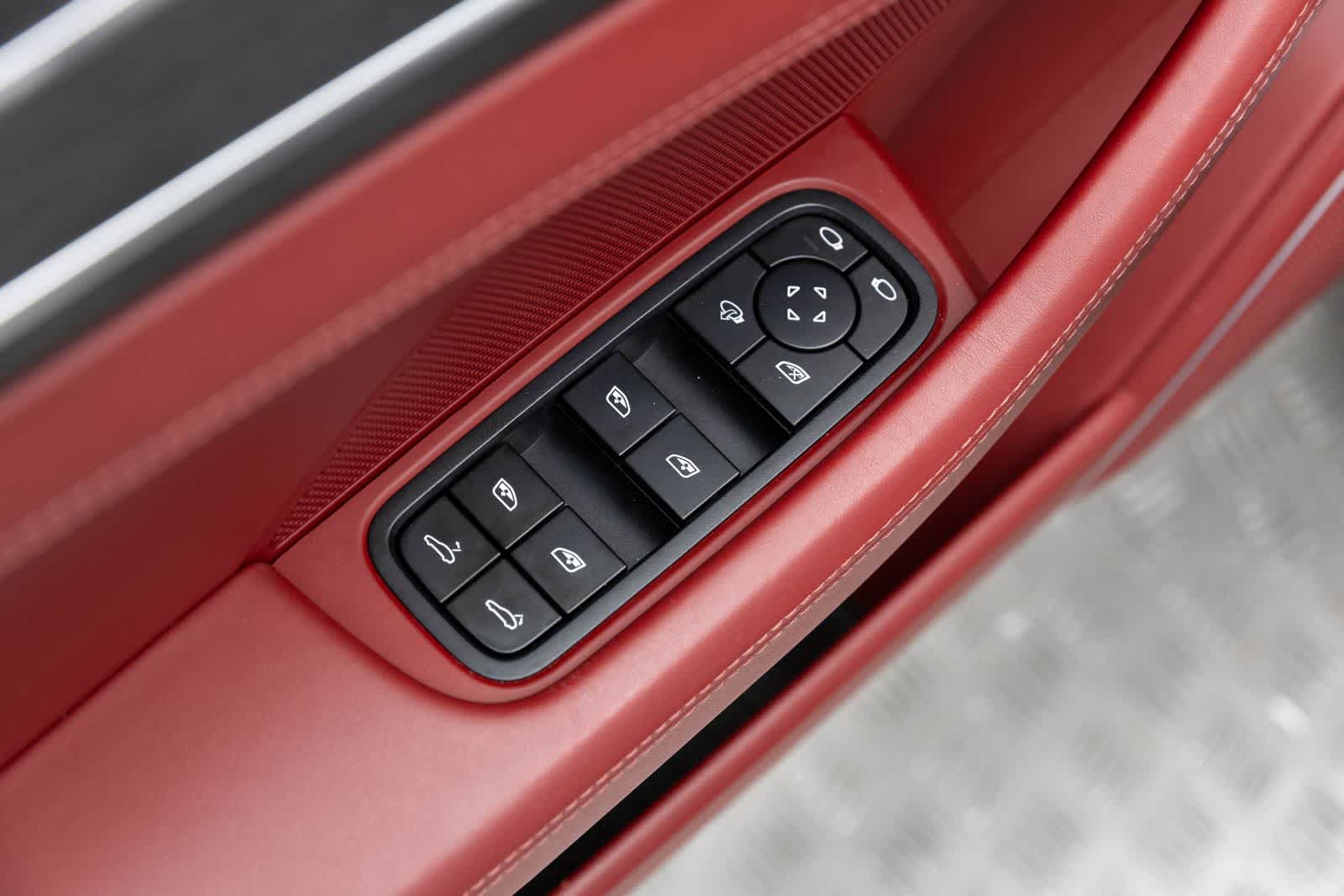 2023 Porsche Panamera 4