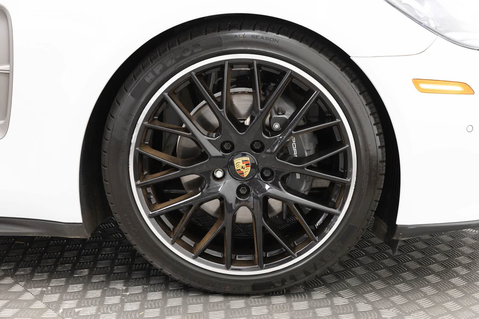 2023 Porsche Panamera 4
