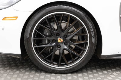 2023 Porsche Panamera 4