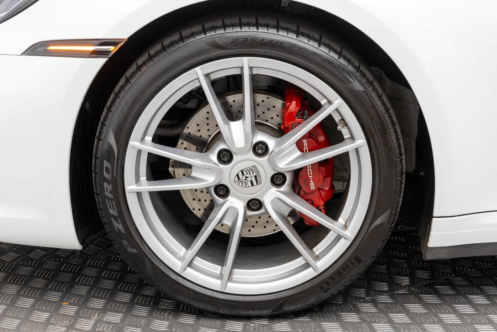 2020 Porsche 911 Carrera