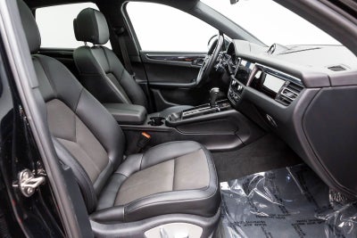 2022 Porsche Macan AWD