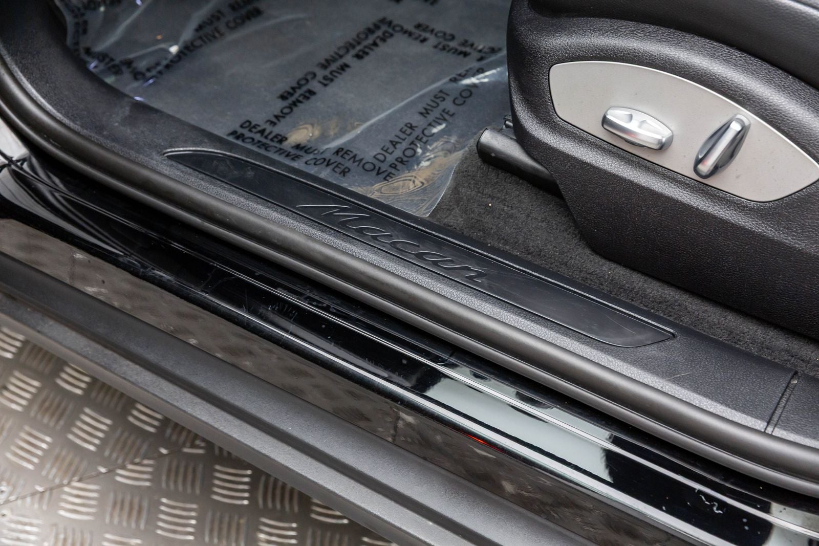 2022 Porsche Macan AWD