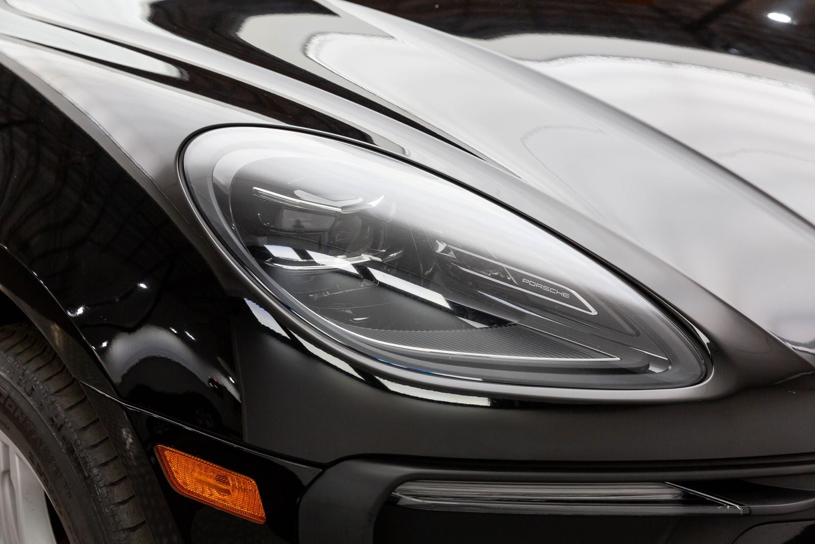 2022 Porsche Macan AWD