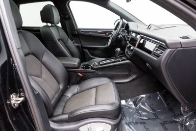 2022 Porsche Macan AWD