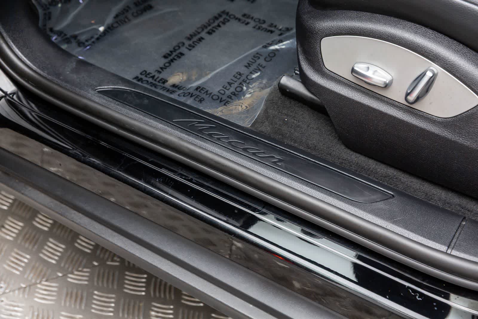 2022 Porsche Macan AWD