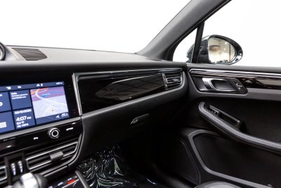 2022 Porsche Macan AWD