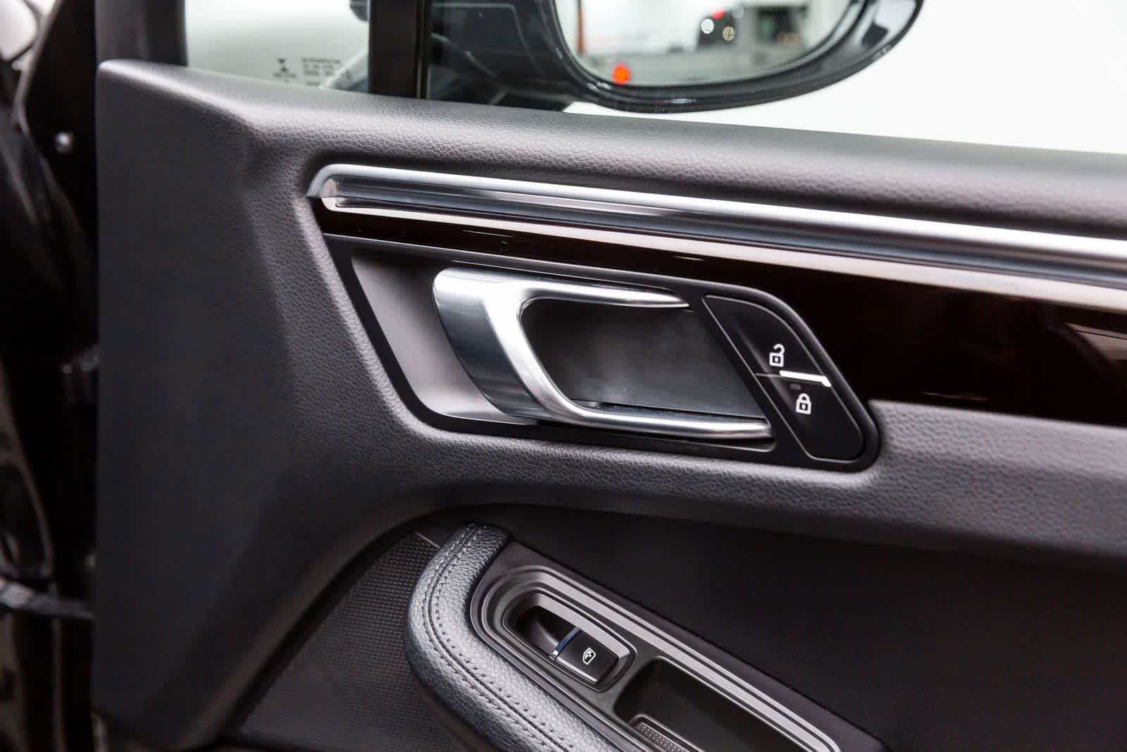 2022 Porsche Macan AWD