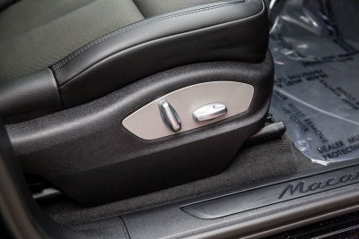 2022 Porsche Macan AWD