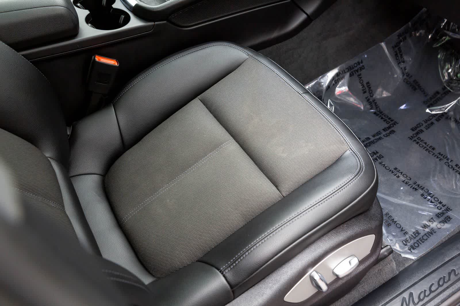 2022 Porsche Macan AWD