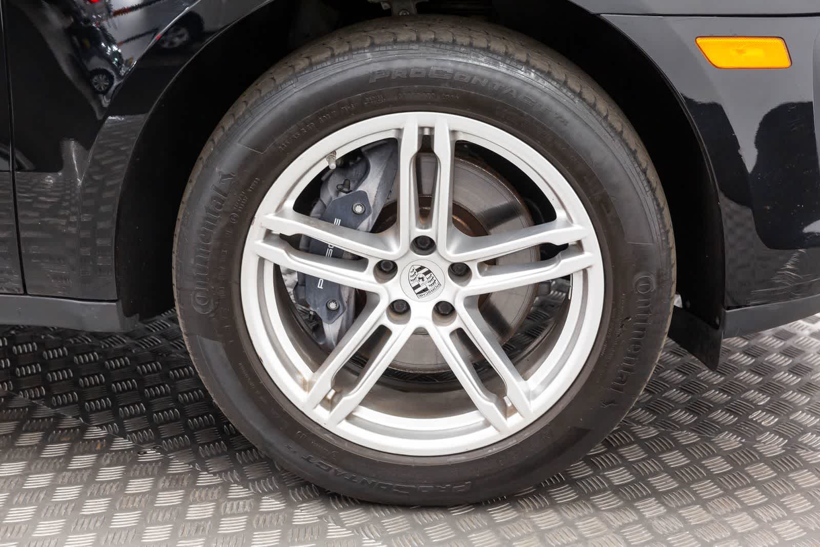 2022 Porsche Macan AWD