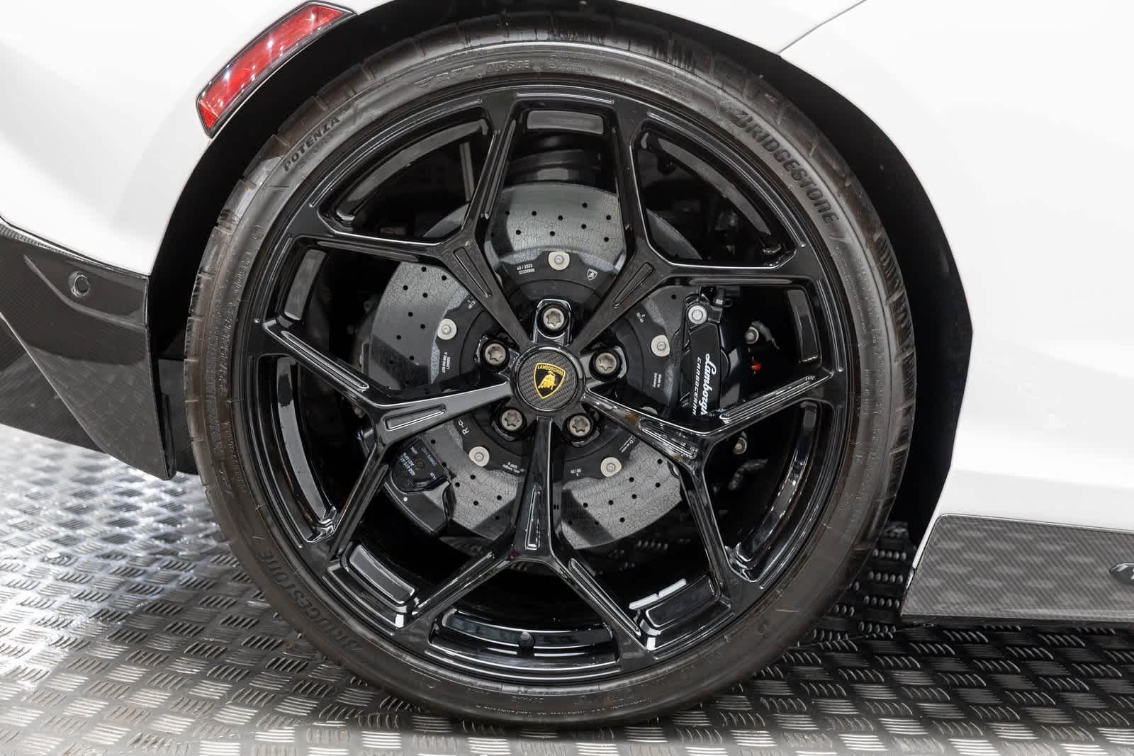 2024 Lamborghini Revuelto Coupe