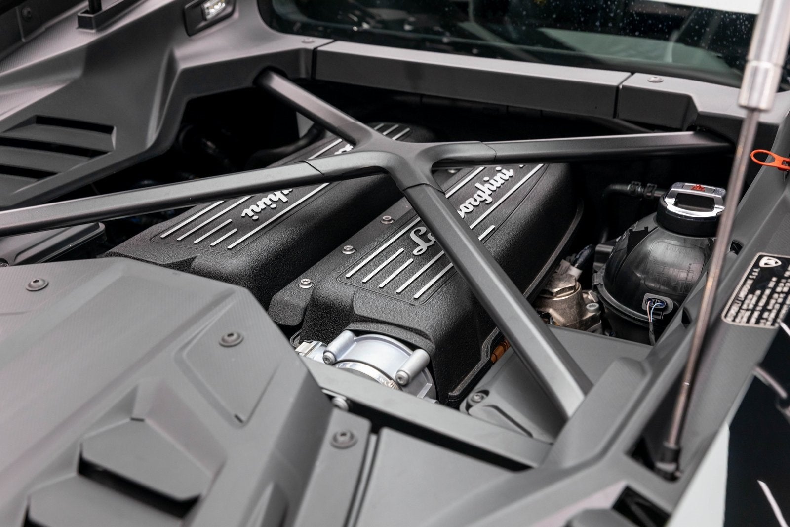 2022 Lamborghini Huracan EVO Coupe RWD