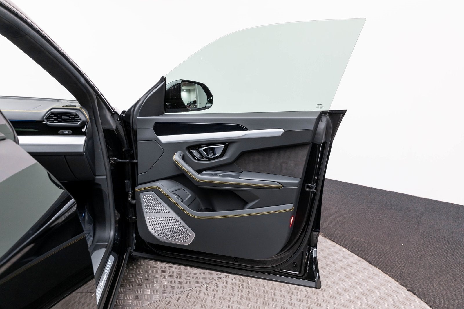 2022 Lamborghini Urus AWD