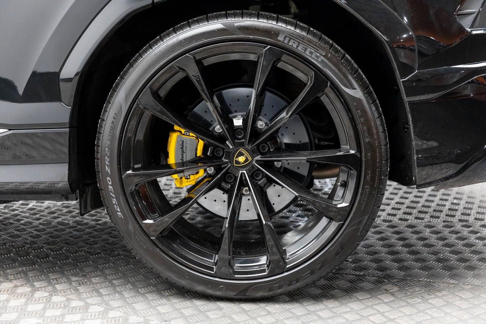 2022 Lamborghini Urus AWD