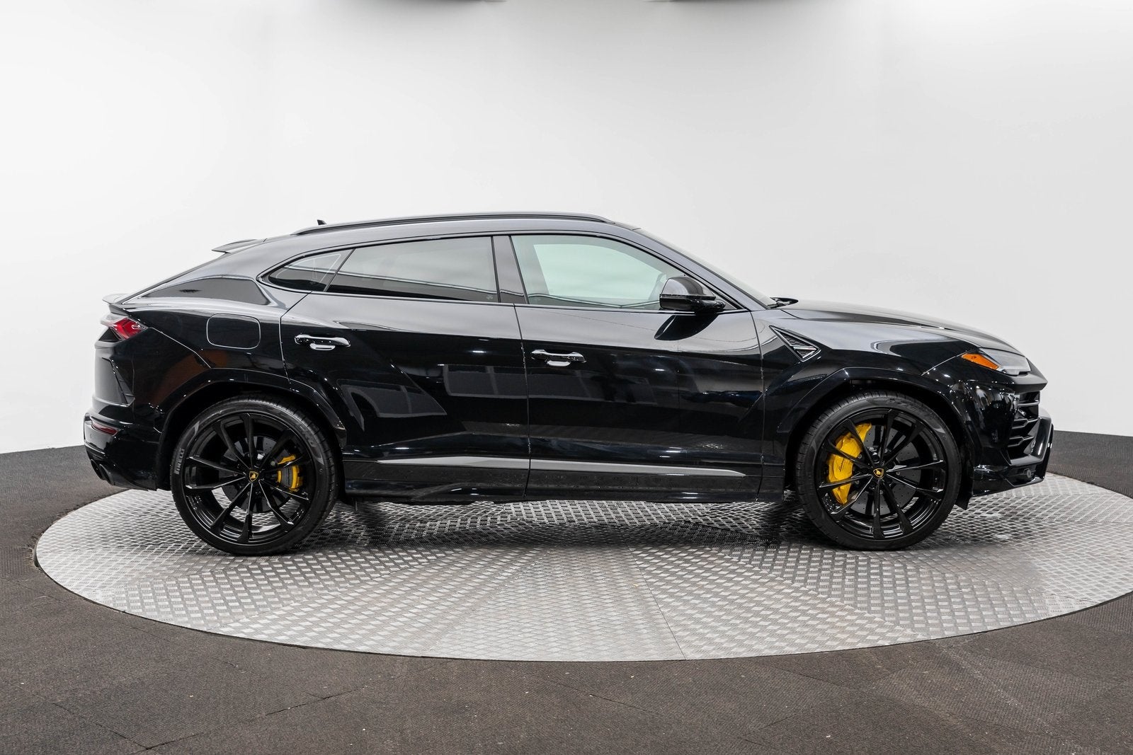 2022 Lamborghini Urus AWD