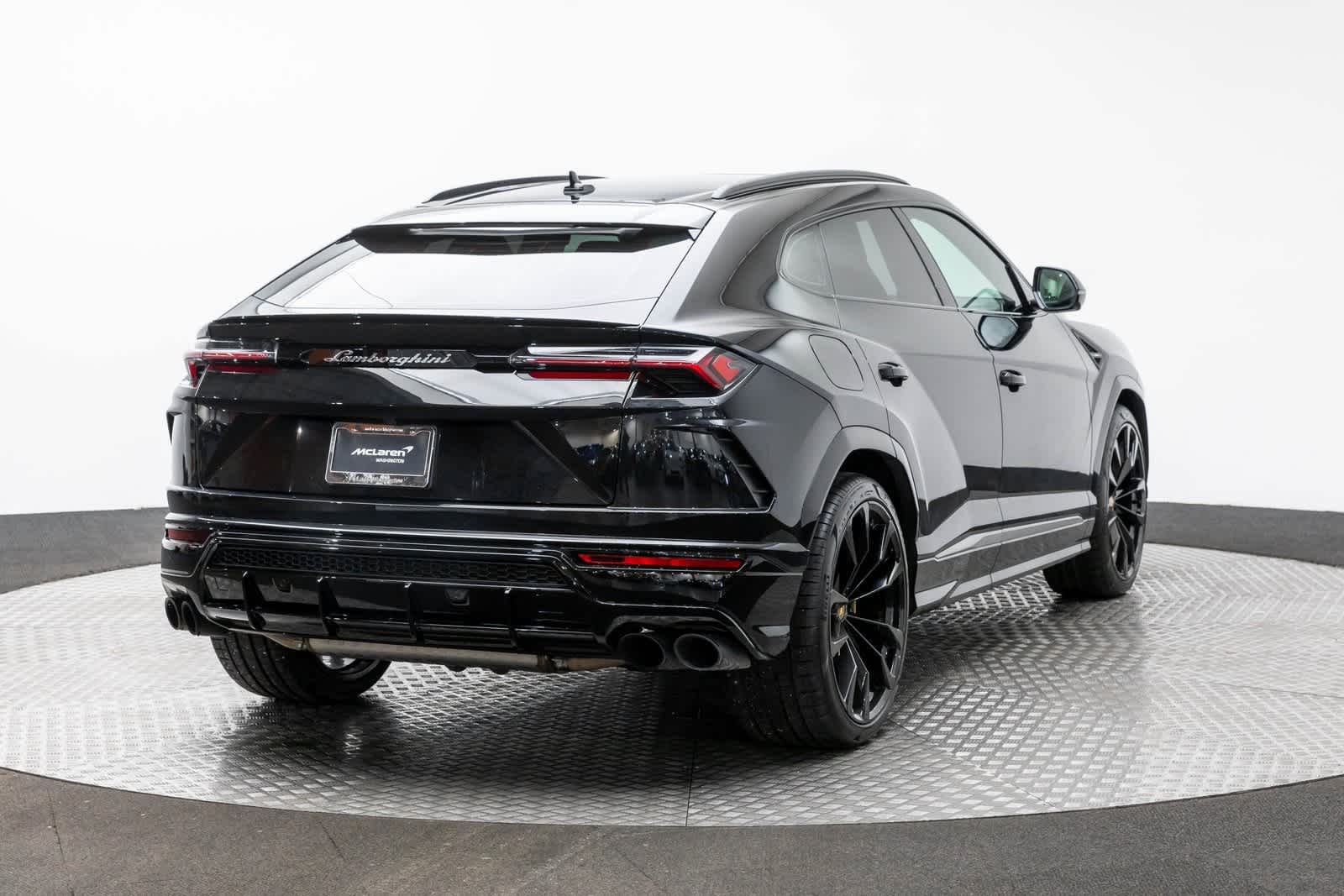 2022 Lamborghini Urus AWD