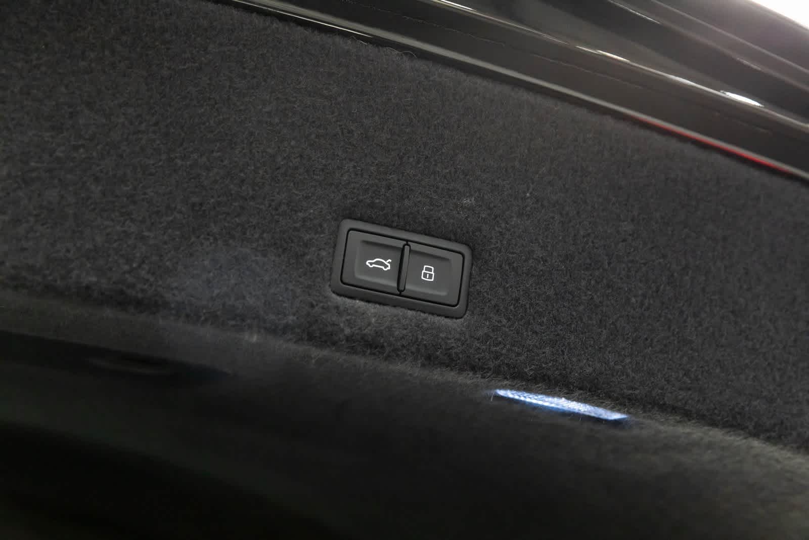 2022 Lamborghini Urus AWD