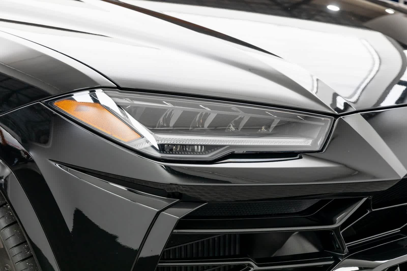 2022 Lamborghini Urus AWD