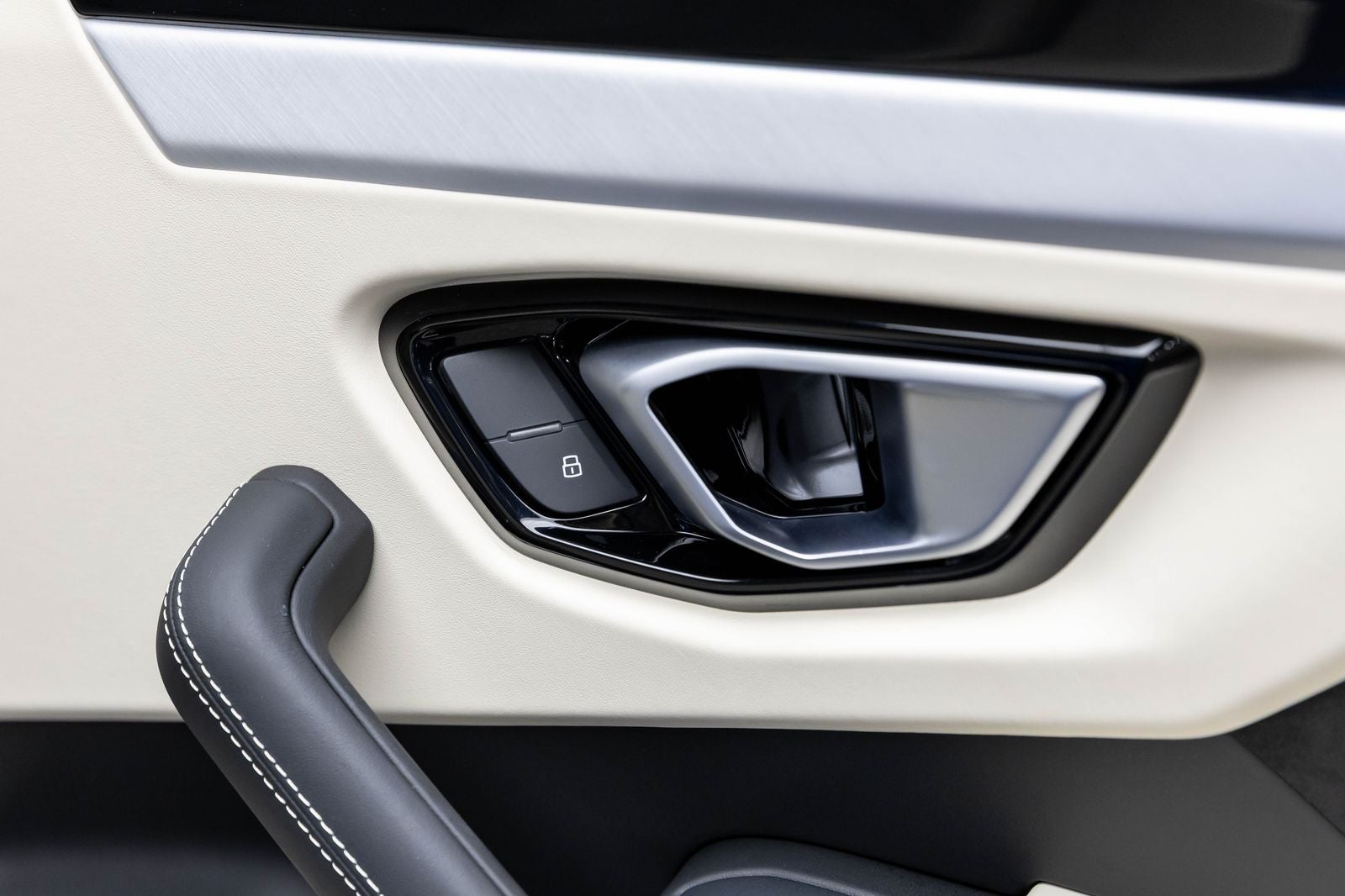 2019 Lamborghini Urus AWD