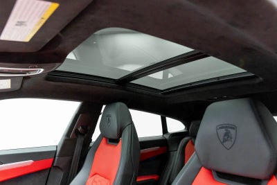 2022 Lamborghini Urus AWD