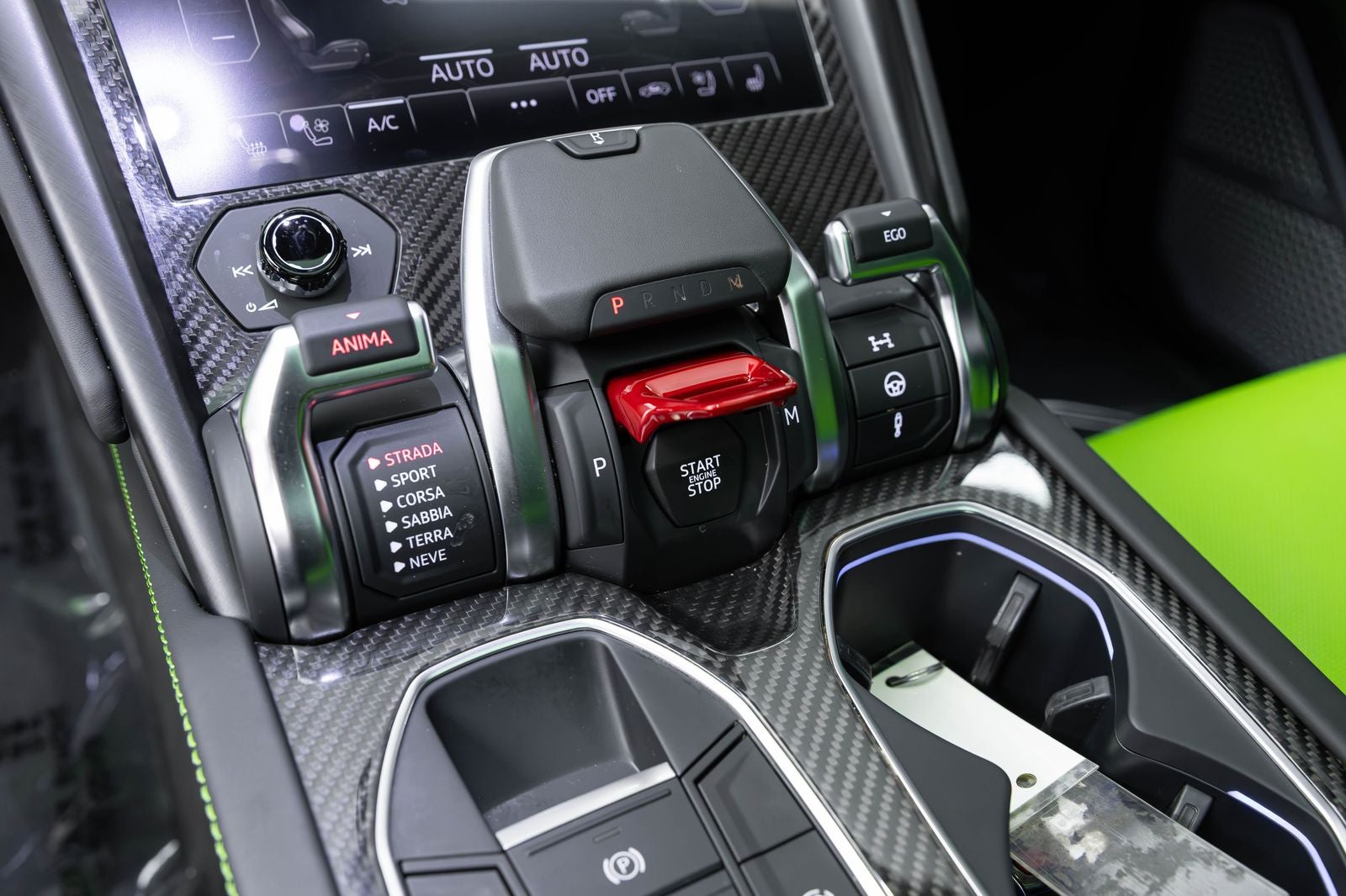 2022 Lamborghini Urus Graphite Capsule