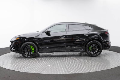 2022 Lamborghini Urus Graphite Capsule