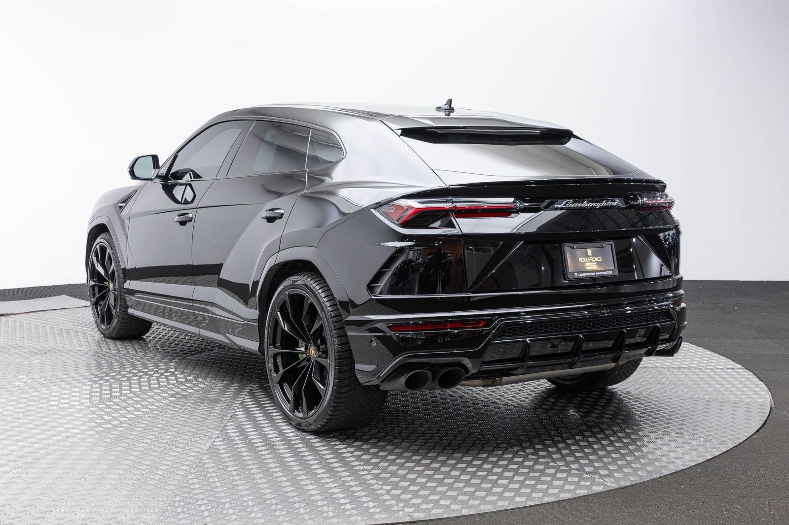 2022 Lamborghini Urus Graphite Capsule