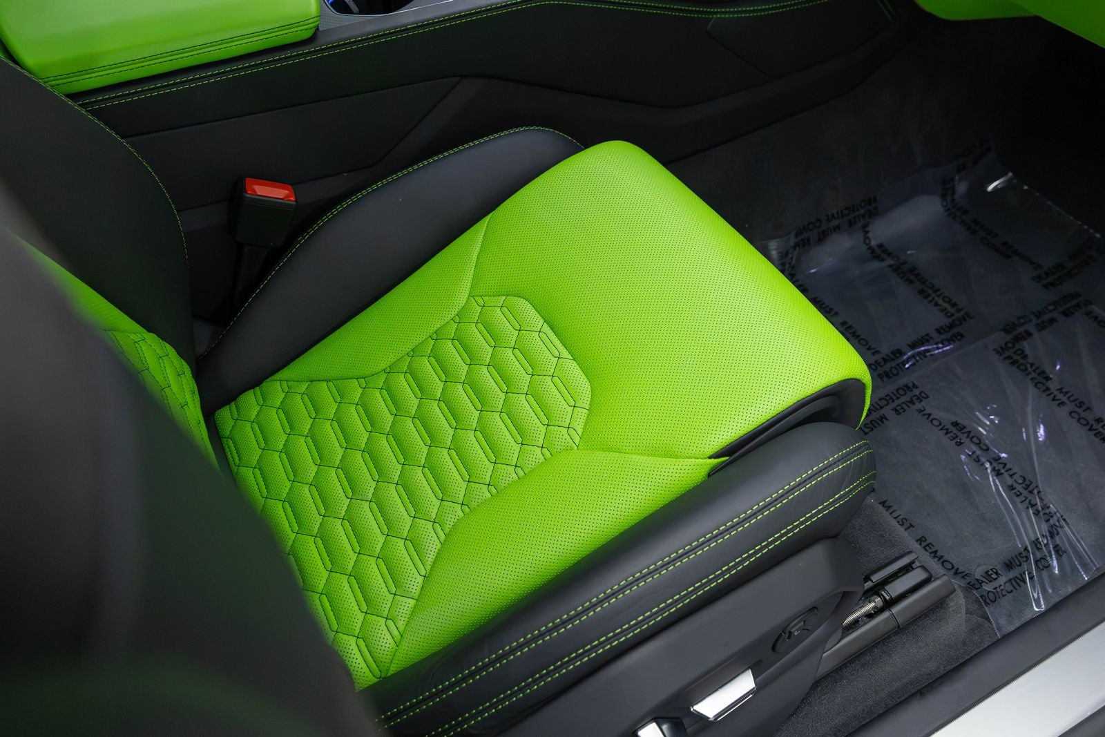 2022 Lamborghini Urus Graphite Capsule