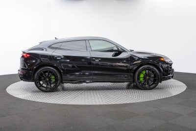 2022 Lamborghini Urus Graphite Capsule