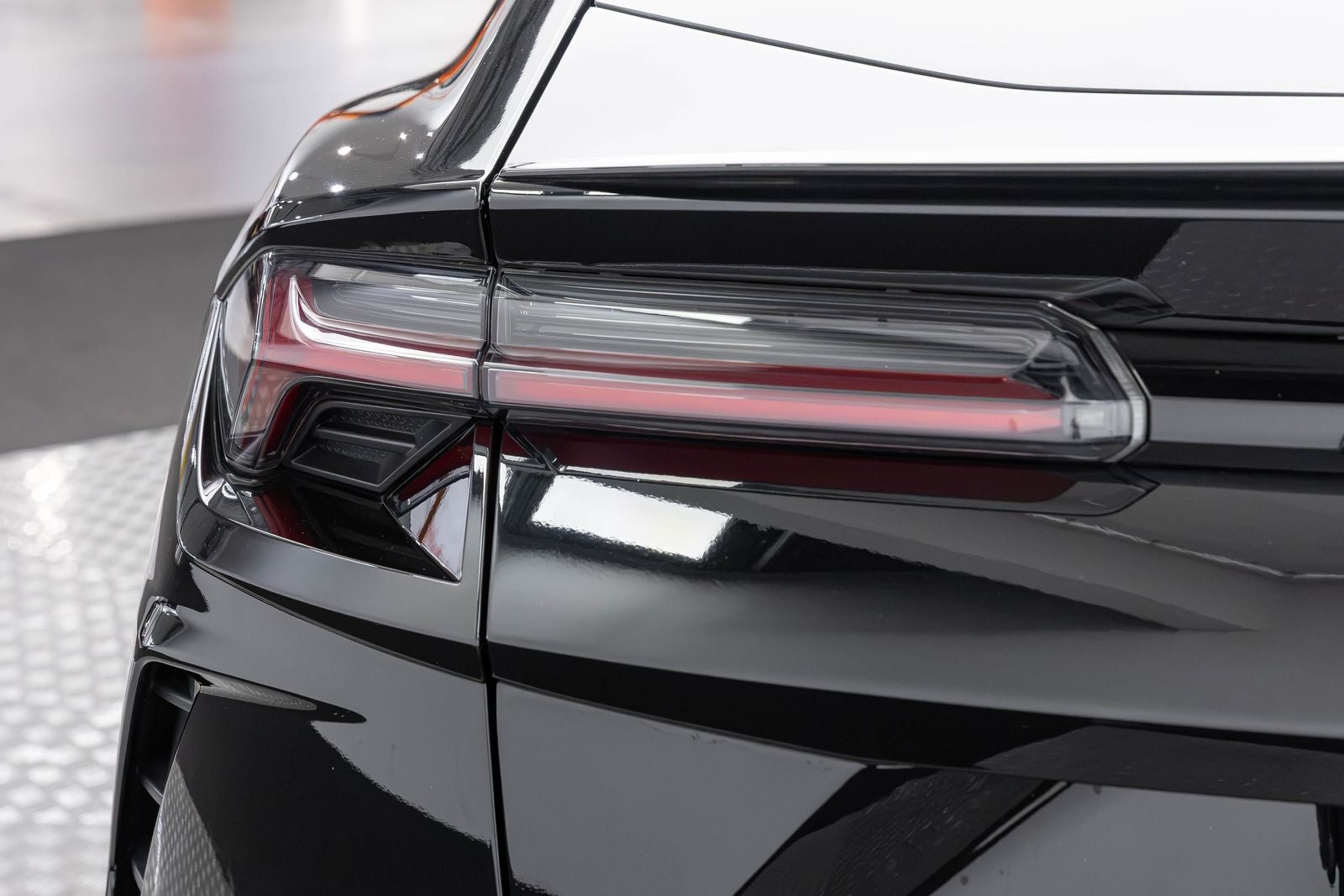 2022 Lamborghini Urus Graphite Capsule