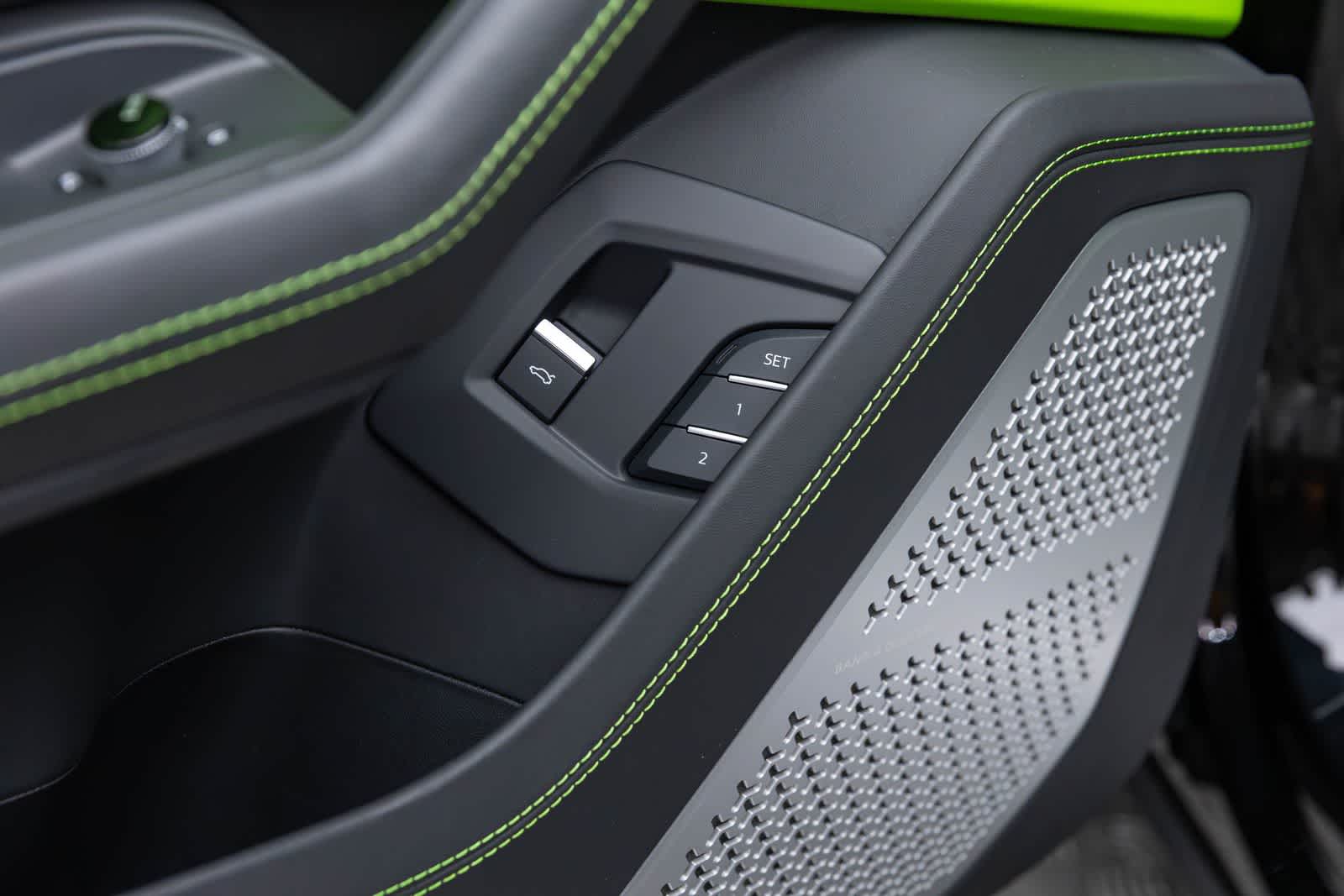 2022 Lamborghini Urus Graphite Capsule