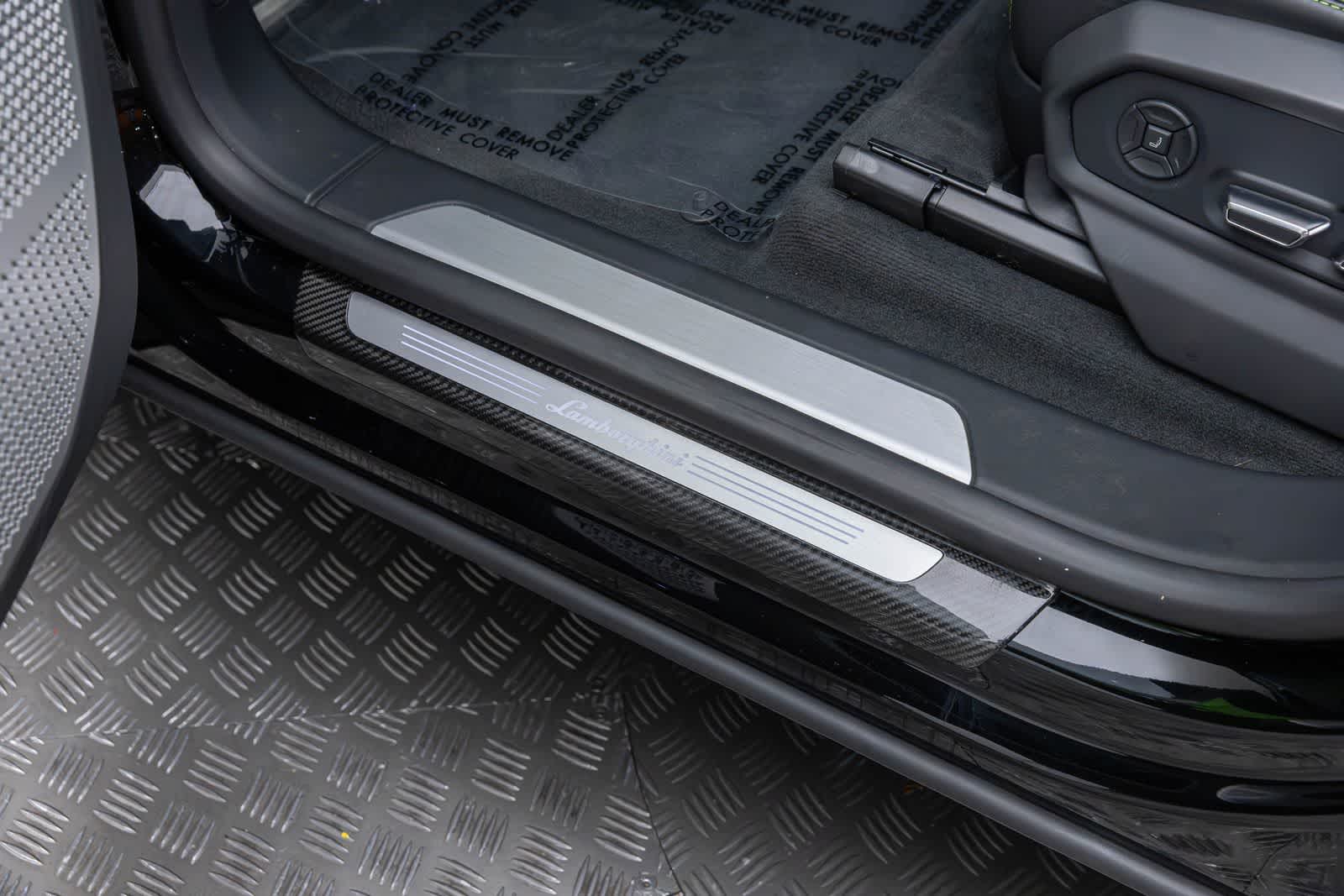 2022 Lamborghini Urus Graphite Capsule