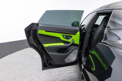 2022 Lamborghini Urus Graphite Capsule
