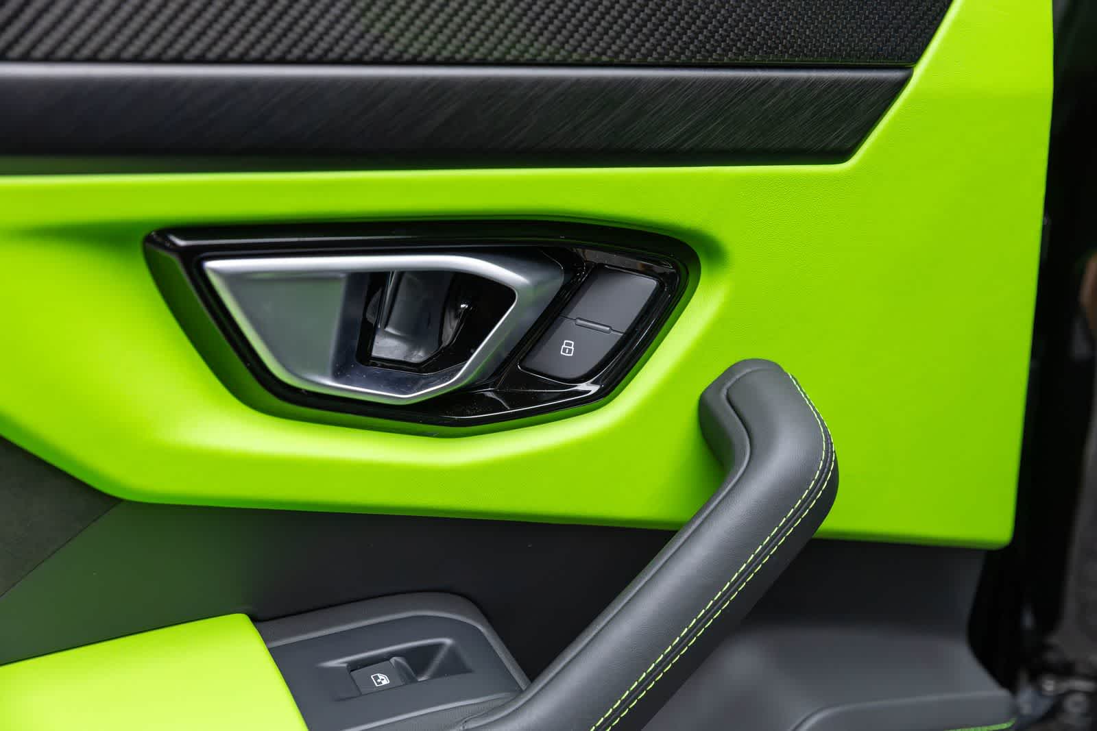 2022 Lamborghini Urus Graphite Capsule