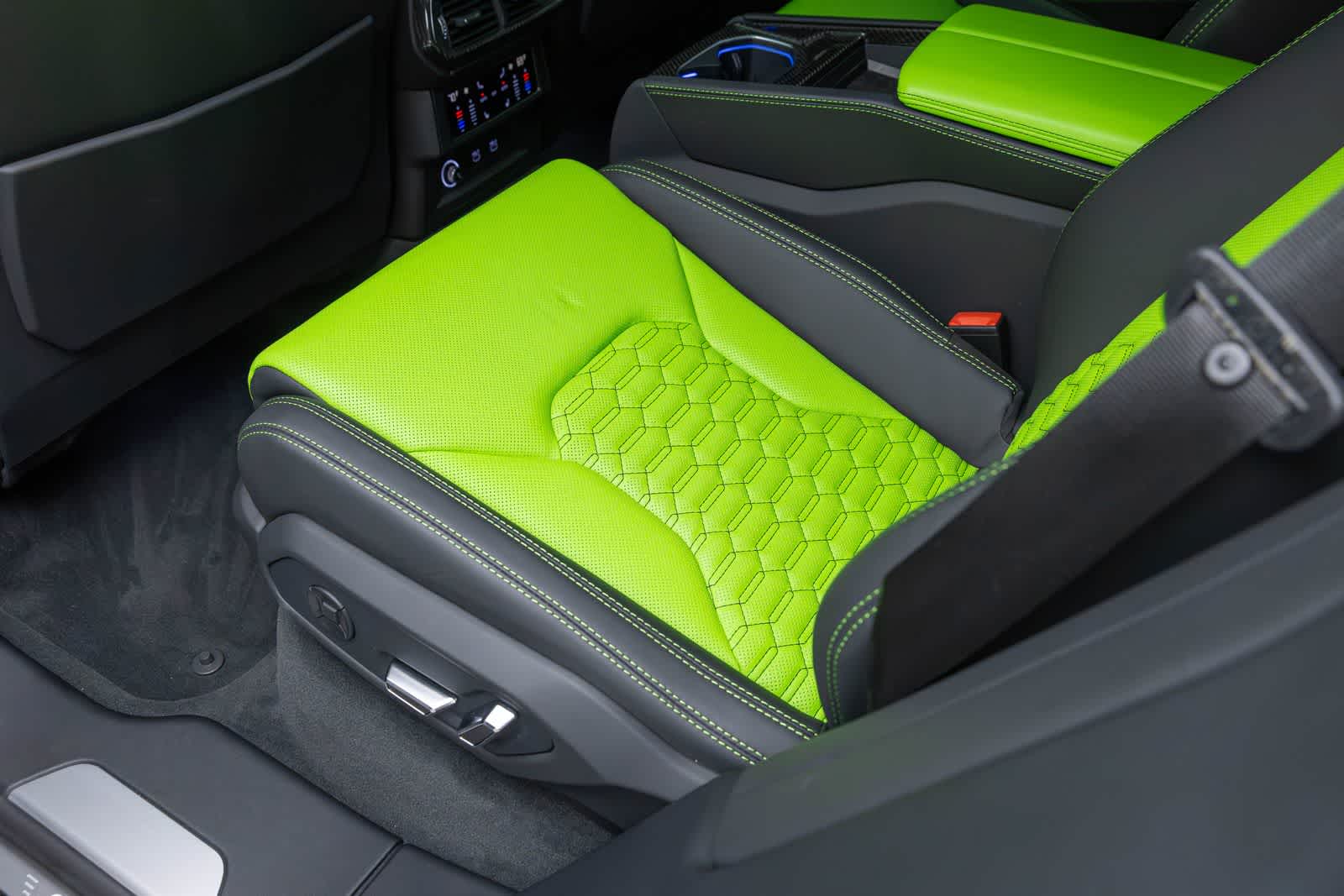 2022 Lamborghini Urus Graphite Capsule