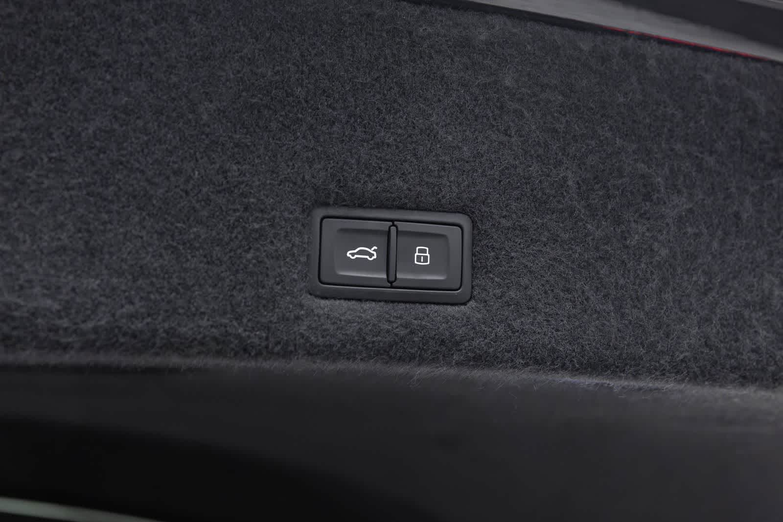 2022 Lamborghini Urus Graphite Capsule