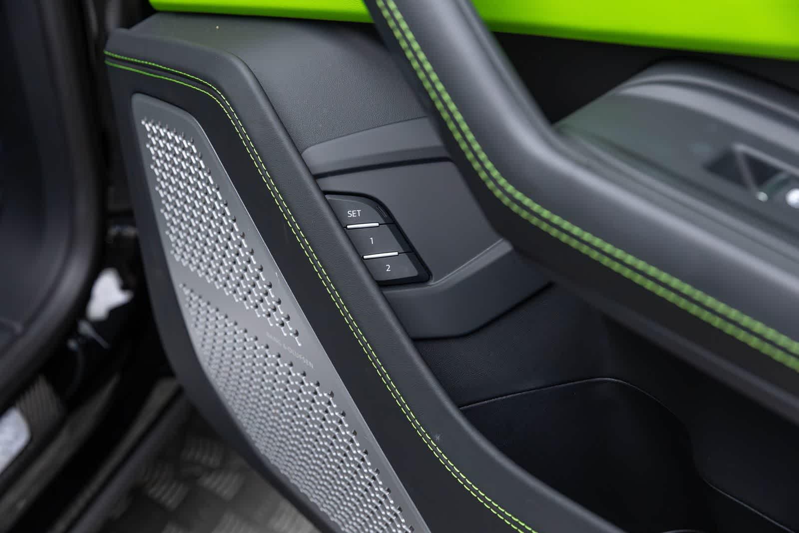 2022 Lamborghini Urus Graphite Capsule
